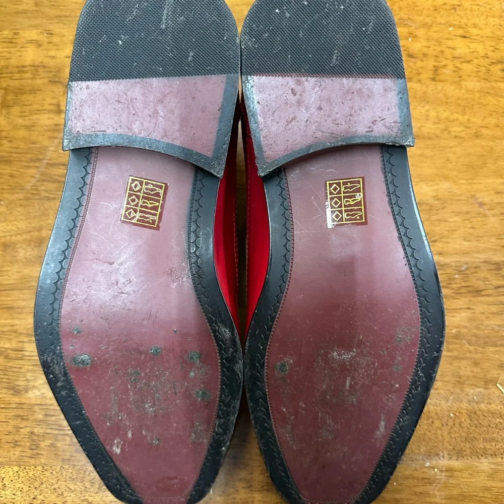 Red and White Wingtip Oxford Shoes - Picture 3 of 6